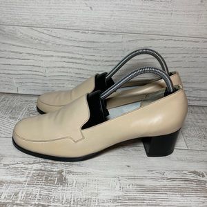 ANNE KLEIN Beige Leather High Heels Pump Shoes Sz 9.5.